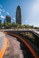 Фотообои Стеклянная башня в Барселоне